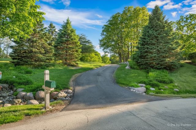 1425 Galloway Drive, Woodstock, IL 60098