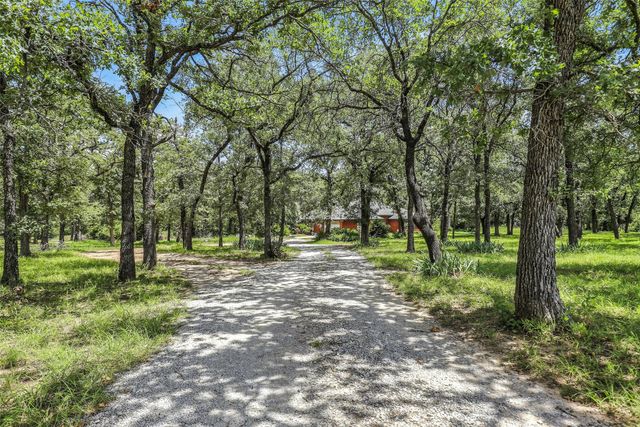 1643 Lacy Drive, Lipan, TX 76462
