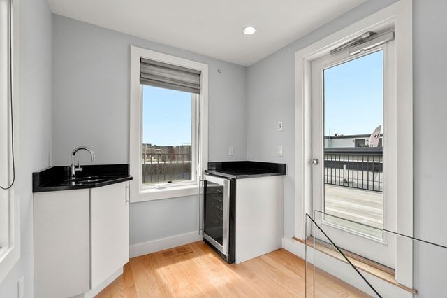 45 A Street 4, Boston, MA 02127