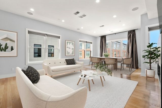 45 A Street 4, Boston, MA 02127