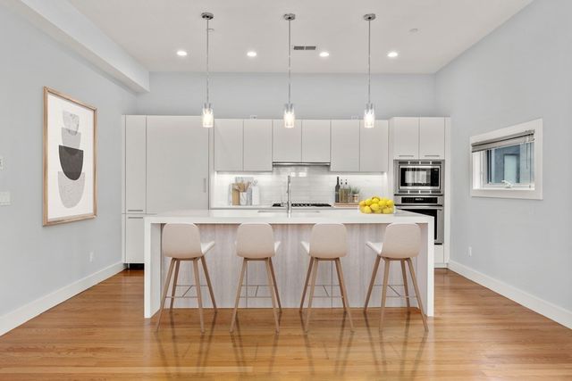 45 A Street 4, Boston, MA 02127