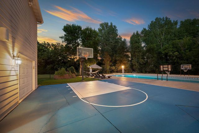 2012 Pine Ridge Drive, West Saint Paul, MN 55118