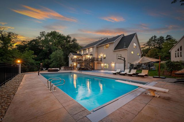 2012 Pine Ridge Drive, West Saint Paul, MN 55118