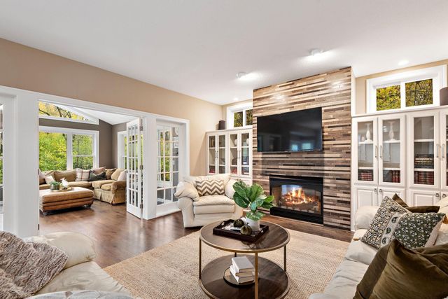 2012 Pine Ridge Drive, West Saint Paul, MN 55118