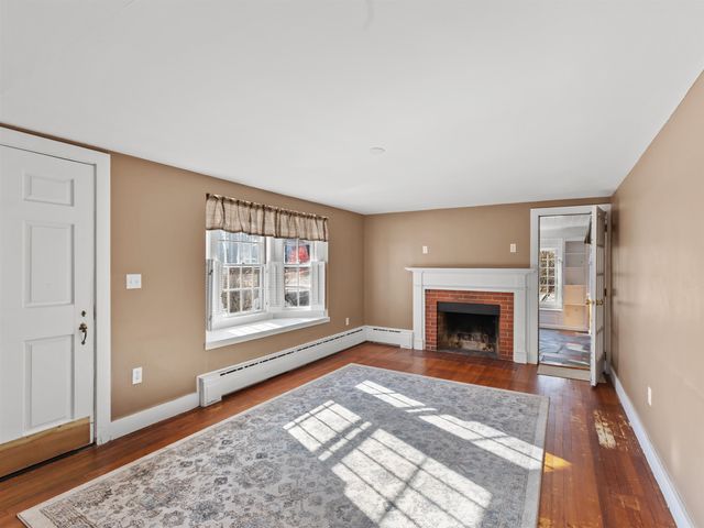 31 Ashland Street, Nashua, NH 03064