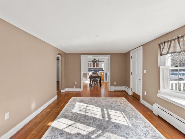 31 Ashland Street, Nashua, NH 03064