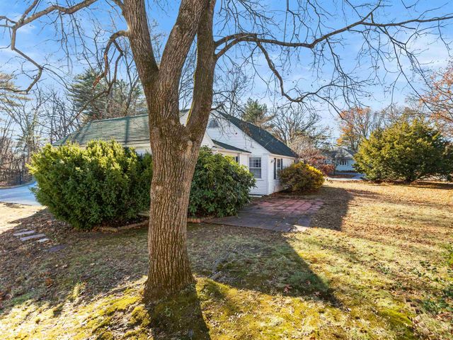 31 Ashland Street, Nashua, NH 03064