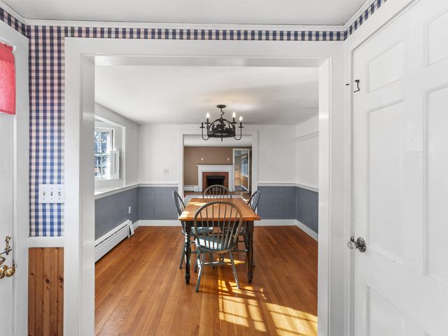 31 Ashland Street, Nashua, NH 03064