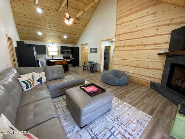 28 Copper Fox Corner, Murphy, NC 28906