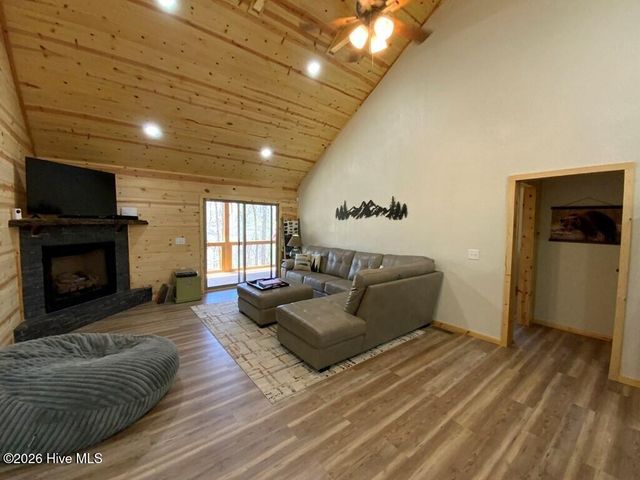 28 Copper Fox Corner, Murphy, NC 28906