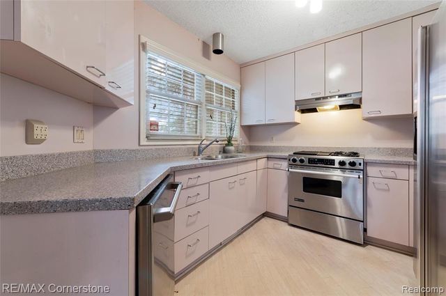 7632 Danbury Circle Circle, West Bloomfield, MI 48322