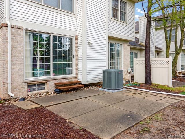 7632 Danbury Circle Circle, West Bloomfield, MI 48322