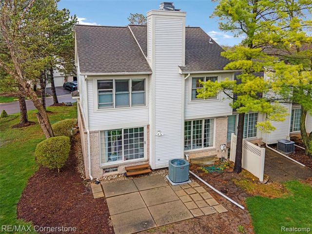 7632 Danbury Circle Circle, West Bloomfield, MI 48322