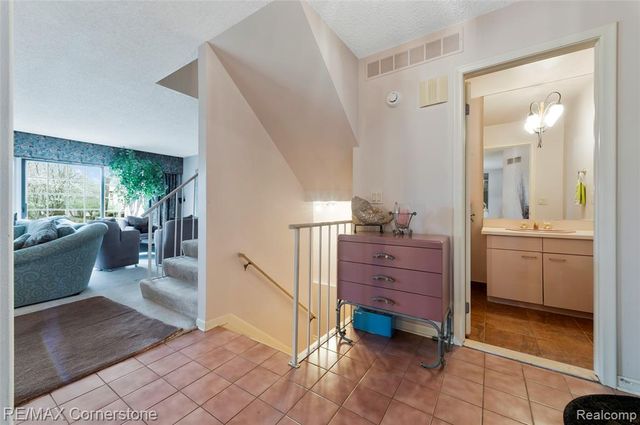 7632 Danbury Circle Circle, West Bloomfield, MI 48322