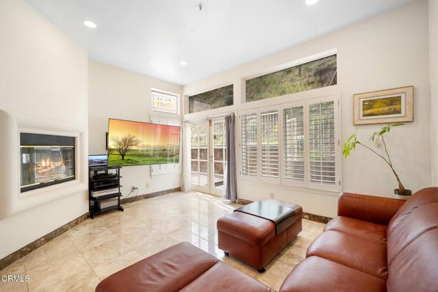 925 Calle La Primavera, Glendale, CA 91208