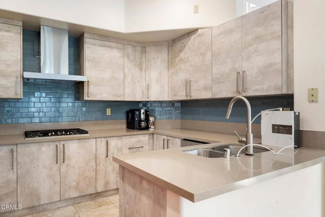 925 Calle La Primavera, Glendale, CA 91208