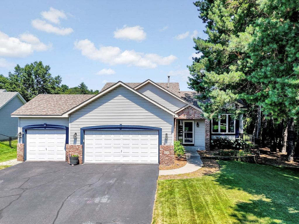 2055 130th Court NE, Blaine, MN 55449