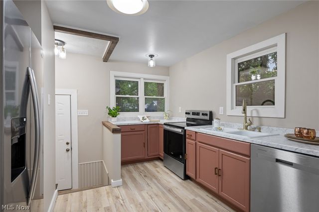 174 Killian Road, Akron, OH 44319