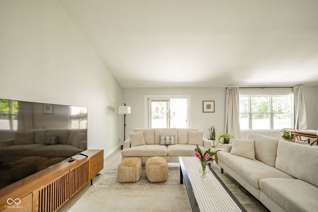 11416 Falling Water Way, Fishers, IN 46037
