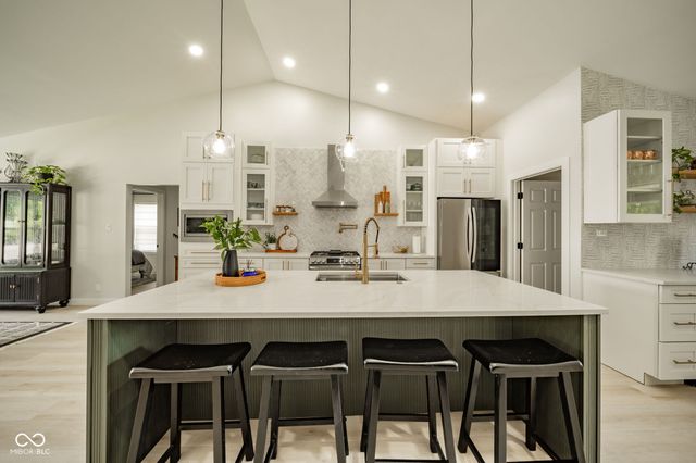 11416 Falling Water Way, Fishers, IN 46037