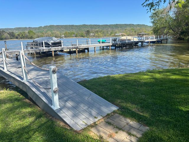 8106 Savannah Bay Drive, Ooltewah, TN 37363