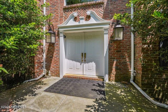 2 Warrenton Lane, Colts Neck, NJ 07722