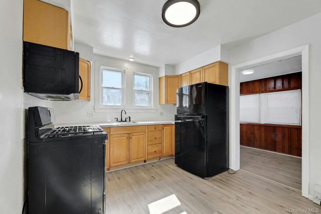 18 Ridge Road, Congers, NY 10920