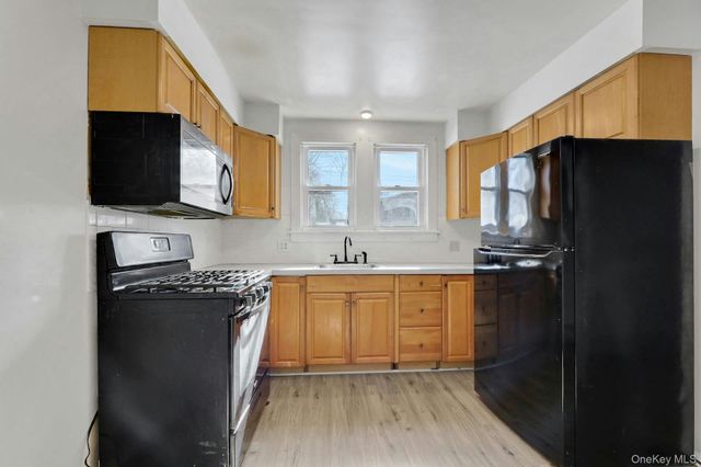 18 Ridge Road, Congers, NY 10920