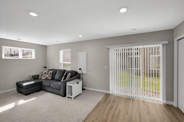 7672 Cruise Way, Inver Grove Heights, MN 55076