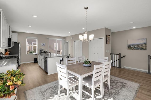 7672 Cruise Way, Inver Grove Heights, MN 55076