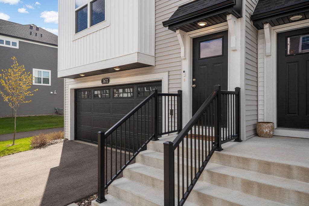 7672 Cruise Way, Inver Grove Heights, MN 55076