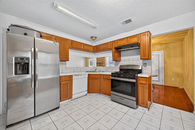 6202 Quiet Village Court, Houston, TX 77053
