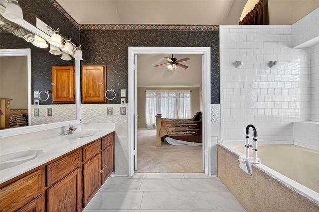 6202 Quiet Village Court, Houston, TX 77053