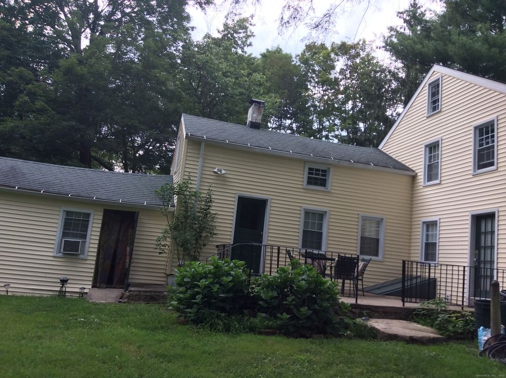 1187 Mount Carmel Avenue, North Haven, CT 06518