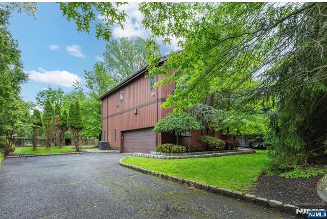 530A Hughes Street, Northvale, NJ 07647