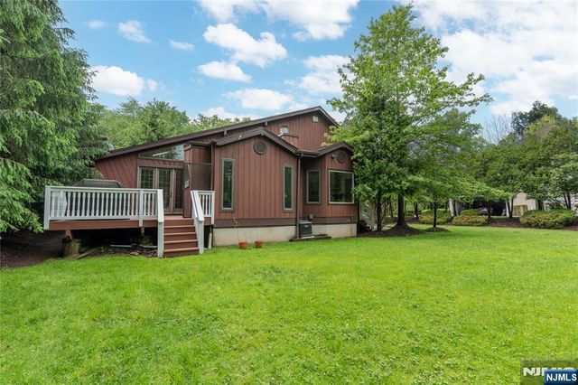 530A Hughes Street, Northvale, NJ 07647