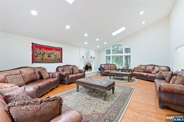 530A Hughes Street, Northvale, NJ 07647
