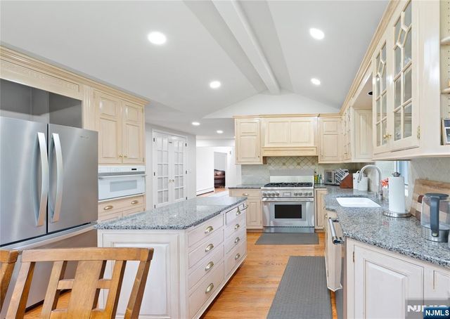 530A Hughes Street, Northvale, NJ 07647