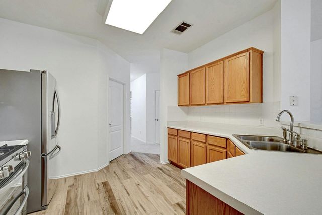 8605 Ganttcrest DR, Austin, TX 78749