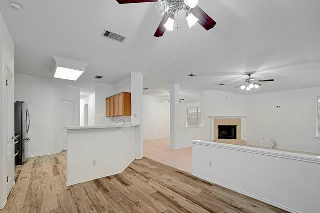 8605 Ganttcrest DR, Austin, TX 78749