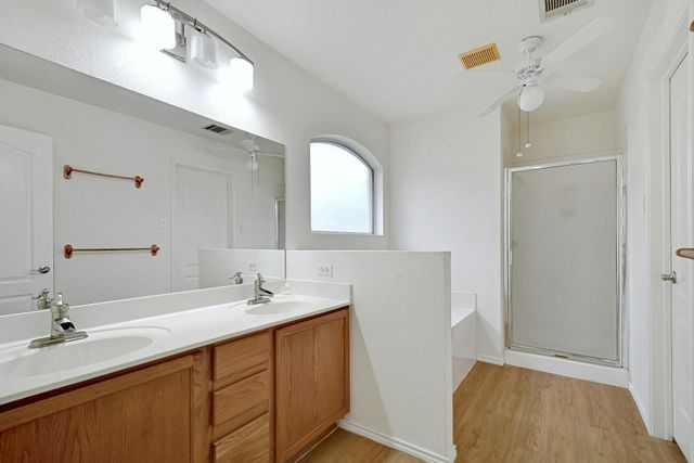 8605 Ganttcrest DR, Austin, TX 78749