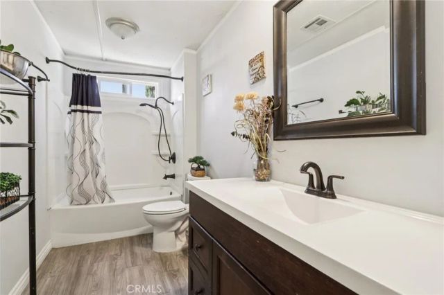 16079 Yarnell C27, Sylmar, CA 91342