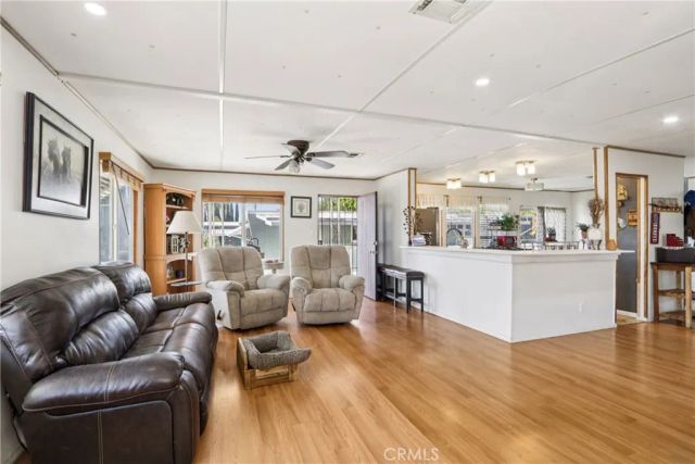 16079 Yarnell C27, Sylmar, CA 91342