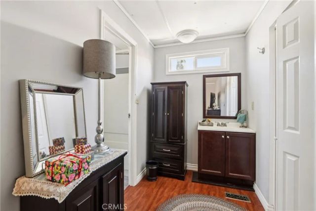 16079 Yarnell C27, Sylmar, CA 91342