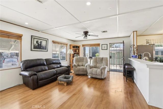 16079 Yarnell C27, Sylmar, CA 91342