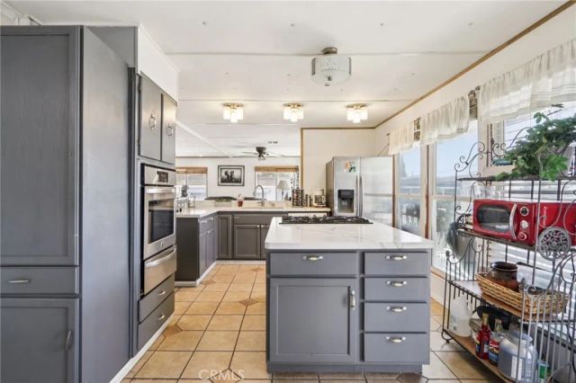 16079 Yarnell C27, Sylmar, CA 91342