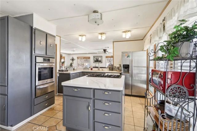 16079 Yarnell C27, Sylmar, CA 91342