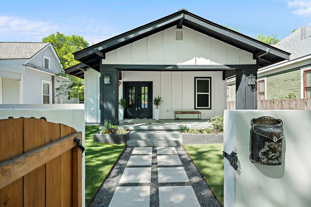 1008 Willow ST, Austin, TX 78702