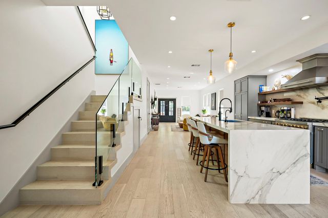 1008 Willow ST, Austin, TX 78702