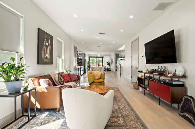1008 Willow ST, Austin, TX 78702